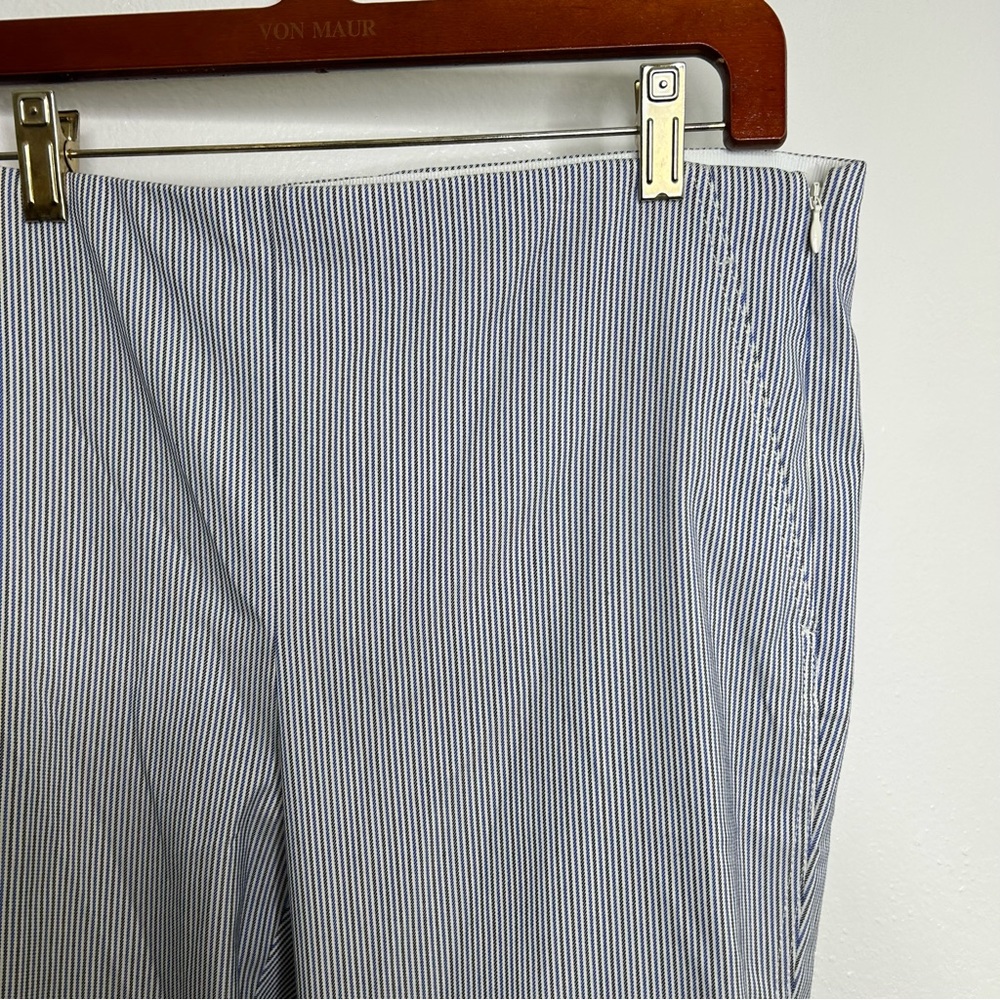 Theory Women's Light Blue Pinstripe Cropped Trousers - Picture 5 of 11
